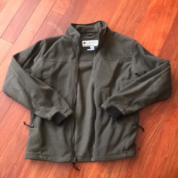 *Sold* Columbia Titanium Jacket with Fleece - Picture 4 of 8